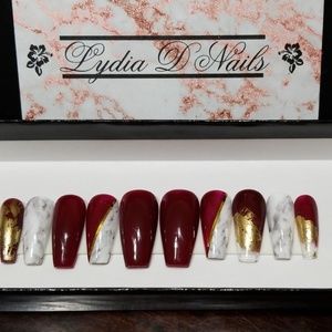 Burgundy marble press-on nails